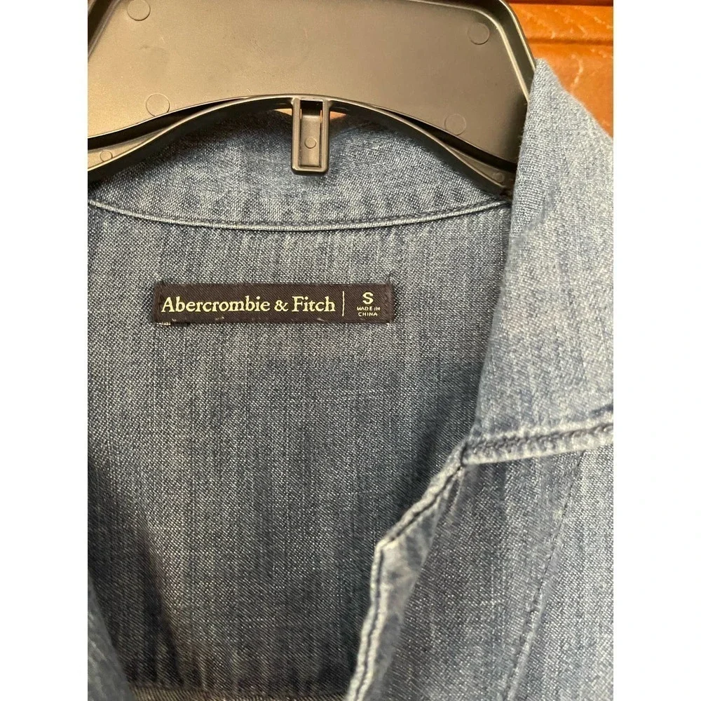 Abercrombie &  Fitch, button-down denim belted shirt dress - Picture 2 of 4